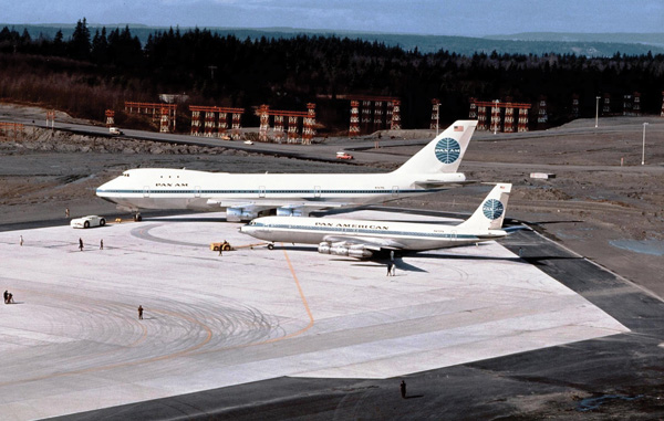 Measurements differences between 747 and 707.