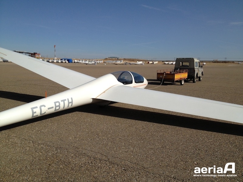 A glider ready for taxiing. Image credit: Pedro Garcia.