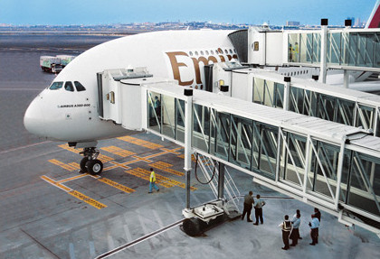 Jetways giving service to an A380. Credit: www.thyssenkrupp.com